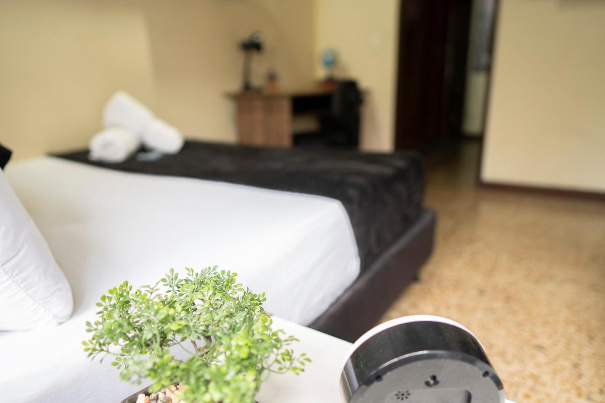 Buntes House-Casa Hotel Laureles-Estadio เมเดยิน ภายนอก รูปภาพ