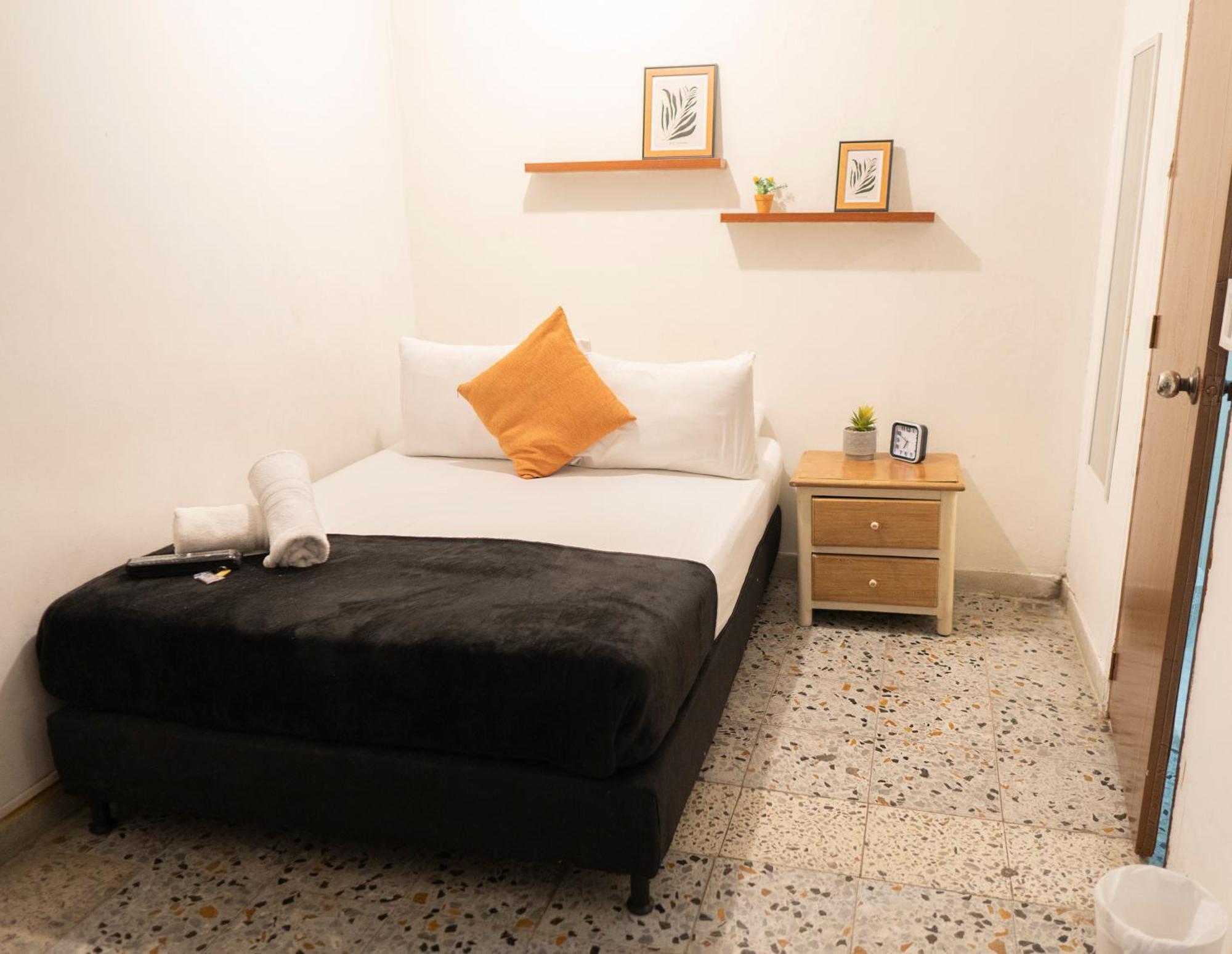 Buntes House-Casa Hotel Laureles-Estadio เมเดยิน ภายนอก รูปภาพ