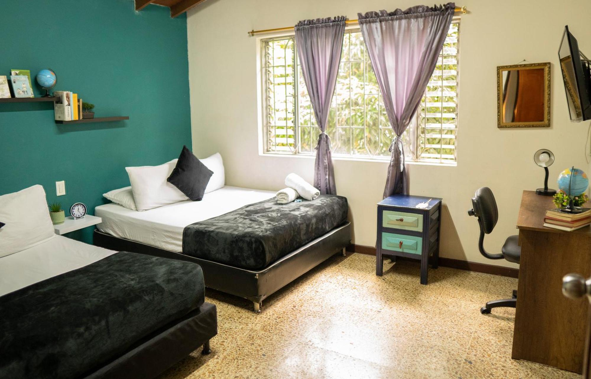 Buntes House-Casa Hotel Laureles-Estadio เมเดยิน ภายนอก รูปภาพ