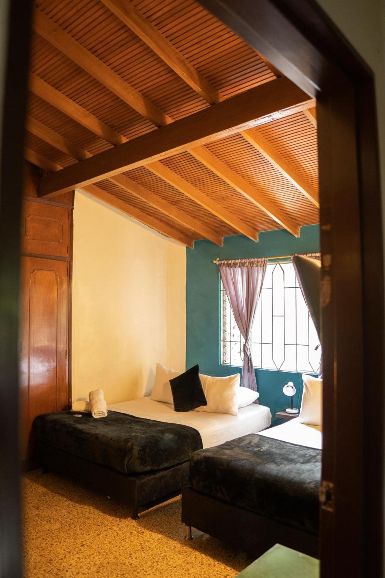 Buntes House-Casa Hotel Laureles-Estadio เมเดยิน ภายนอก รูปภาพ