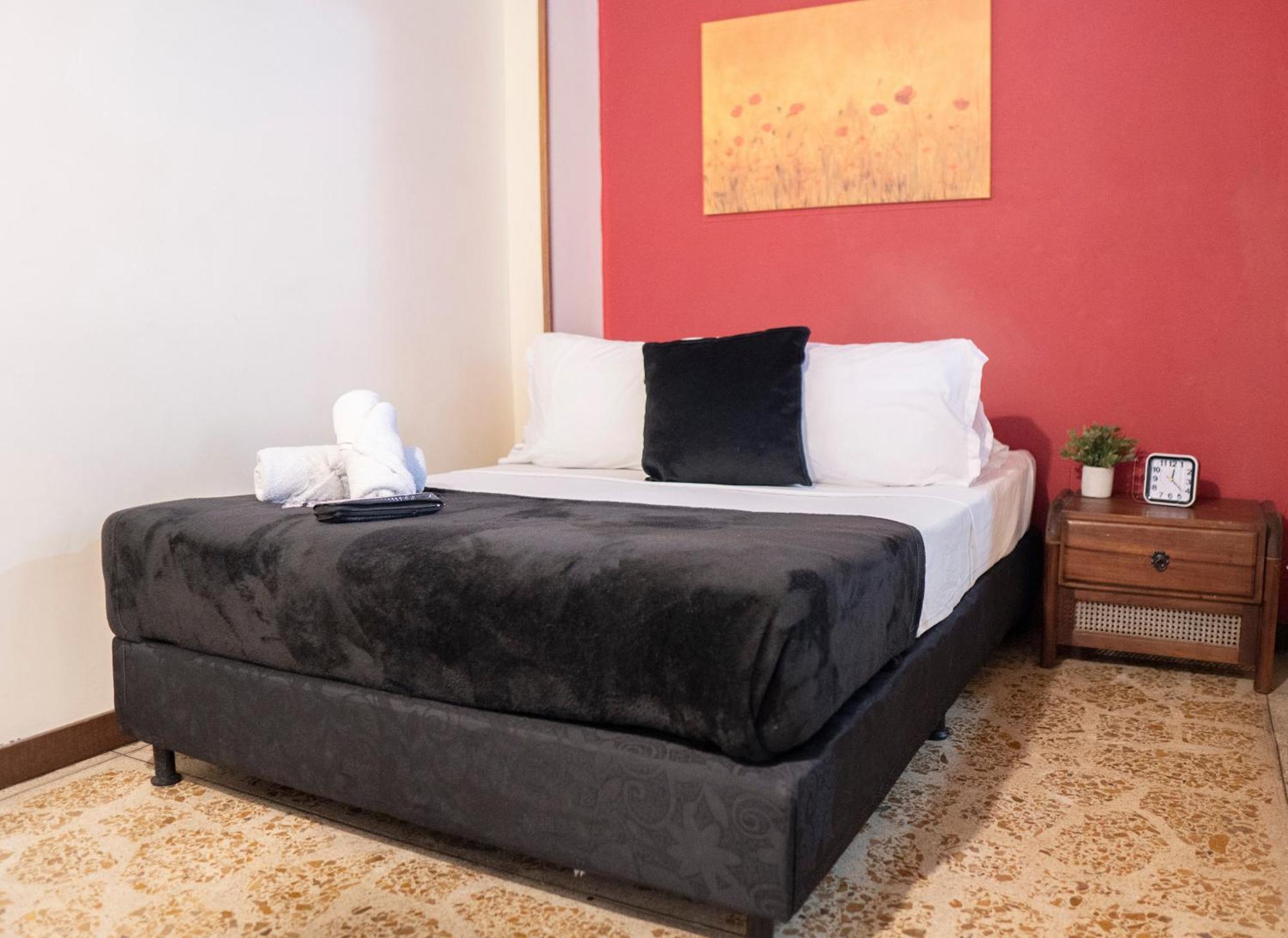 Buntes House-Casa Hotel Laureles-Estadio เมเดยิน ภายนอก รูปภาพ