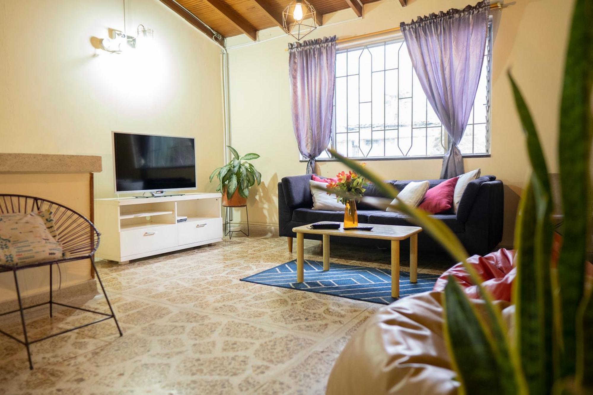 Buntes House-Casa Hotel Laureles-Estadio เมเดยิน ภายนอก รูปภาพ