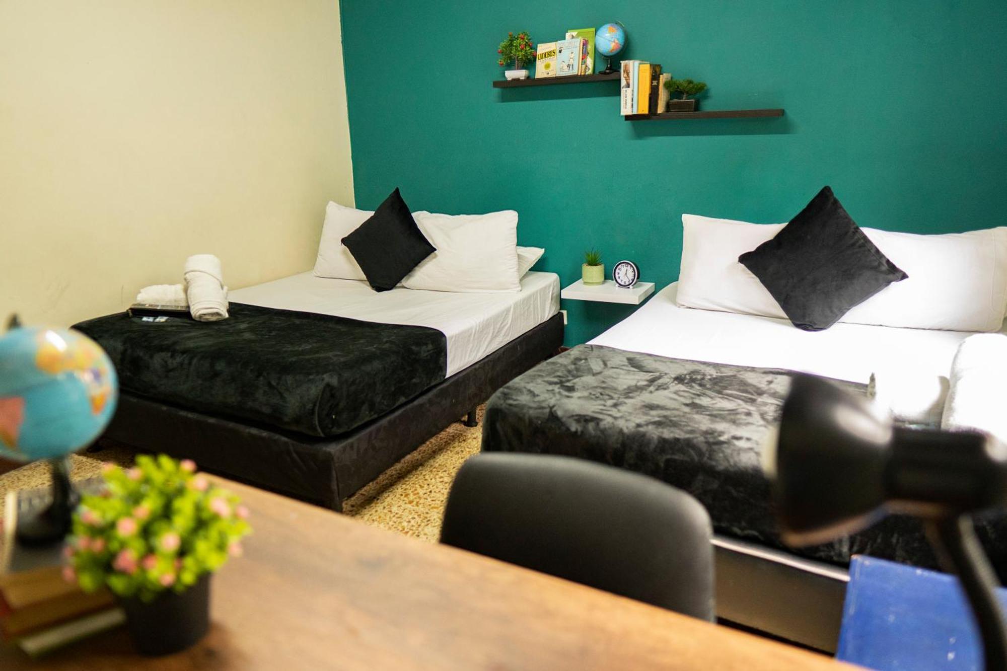 Buntes House-Casa Hotel Laureles-Estadio เมเดยิน ภายนอก รูปภาพ