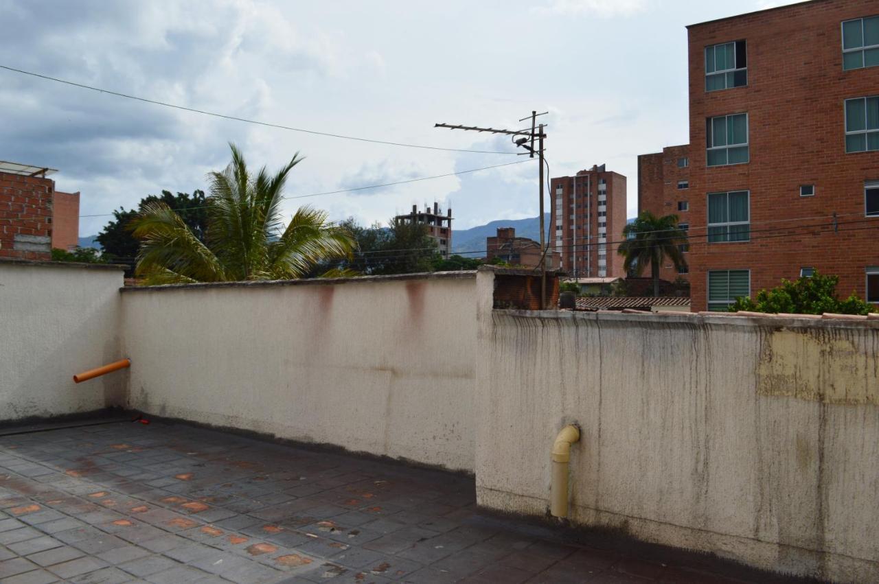 Buntes House-Casa Hotel Laureles-Estadio เมเดยิน ภายนอก รูปภาพ