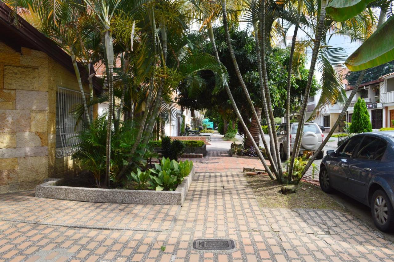 Buntes House-Casa Hotel Laureles-Estadio เมเดยิน ภายนอก รูปภาพ