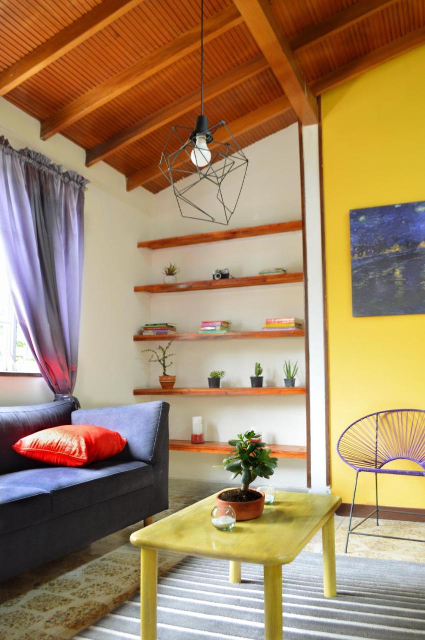 Buntes House-Casa Hotel Laureles-Estadio เมเดยิน ภายนอก รูปภาพ