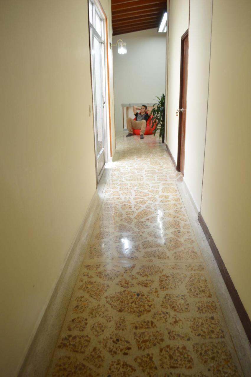 Buntes House-Casa Hotel Laureles-Estadio เมเดยิน ภายนอก รูปภาพ