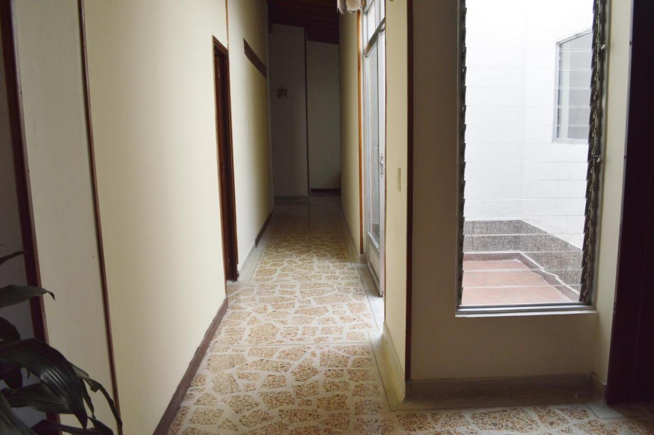 Buntes House-Casa Hotel Laureles-Estadio เมเดยิน ภายนอก รูปภาพ