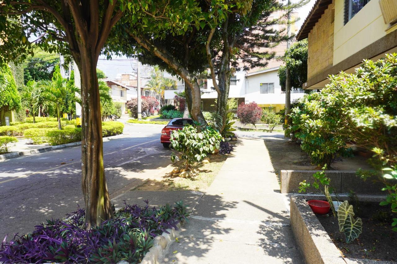 Buntes House-Casa Hotel Laureles-Estadio เมเดยิน ภายนอก รูปภาพ