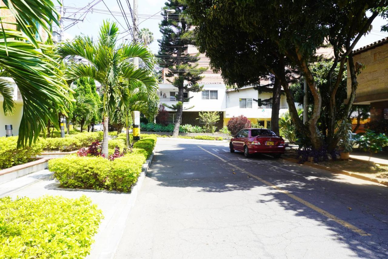 Buntes House-Casa Hotel Laureles-Estadio เมเดยิน ภายนอก รูปภาพ